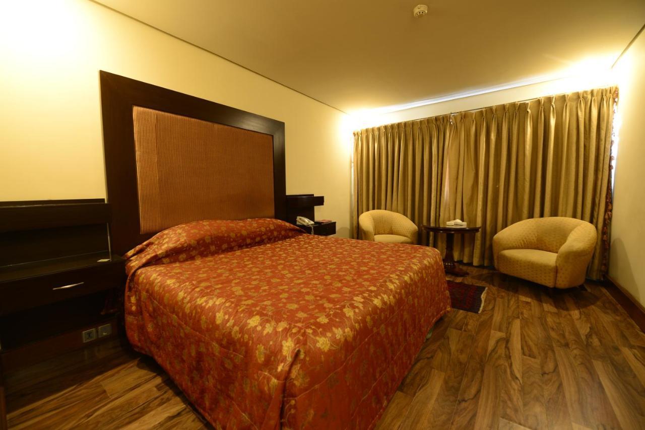 Regency Inn Hotel Λαχόρη Εξωτερικό φωτογραφία